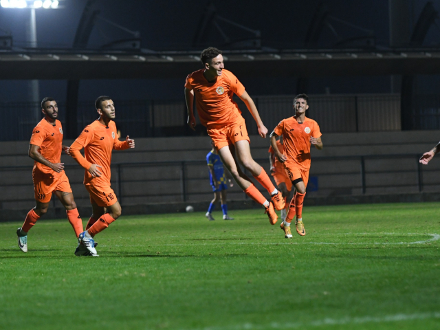 בראון חוגג (אבי רביבו)